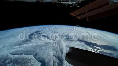 从国际空间站上看到地球。 夜间对行星地球的空间探索。 这<strong>段视频</strong>的元素由美国宇航局提供。